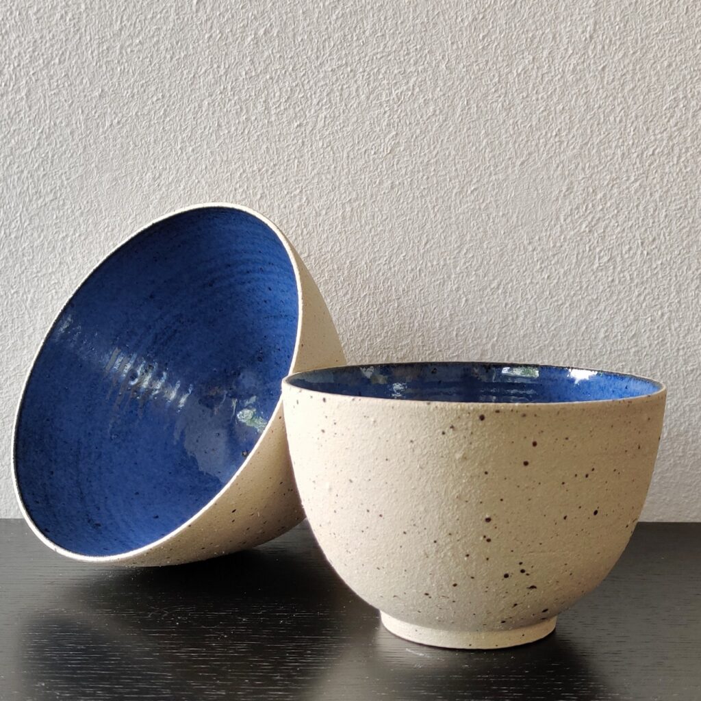 Skåle med råt ydre